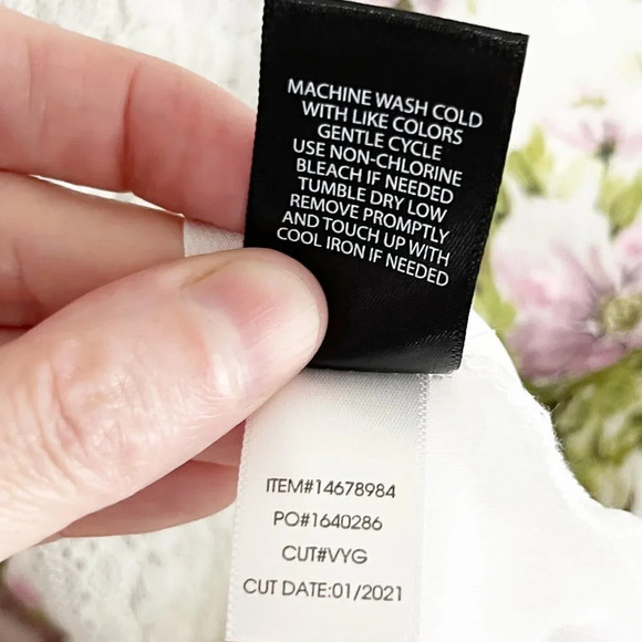 Torrid White & Purple Floral Peplum Chiffon Clip Dot Lace Inset Blouse Size 5X - Picture 9 of 9